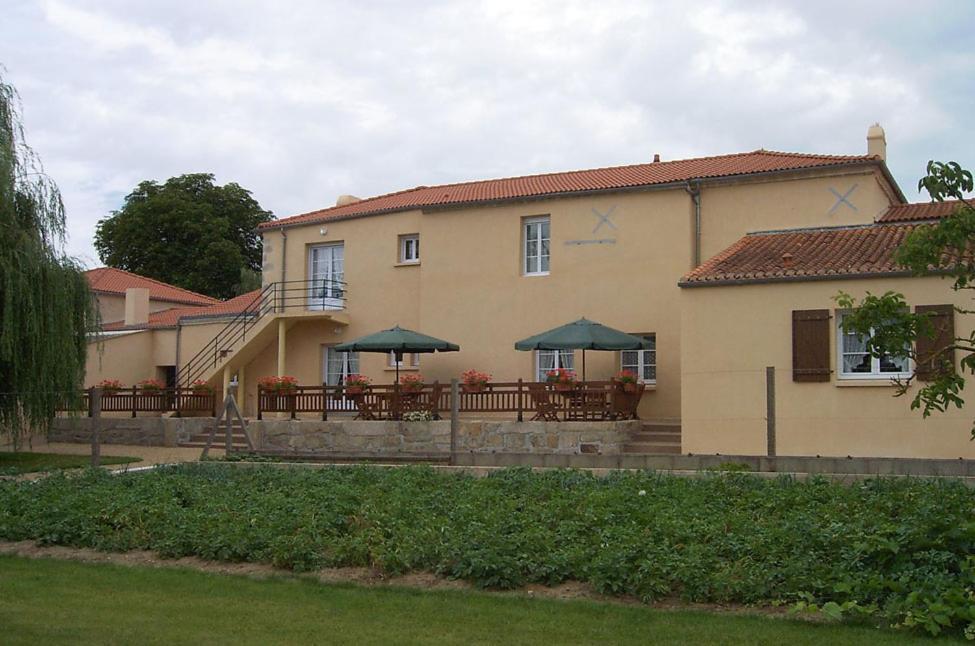 Le Logis Du Chateau Vieillevigne Exteriér fotografie